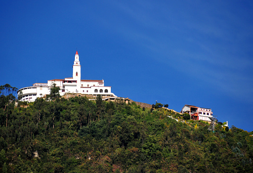 Bogotá, Colombia: Monserrate Hill with the Basilica of the Fallen Lord and the cable car - Santuario del Señor Caído de Monserrate - Cordillera Oriental - Eastern range of the Andes - Santa Fe - photo by M.Torres