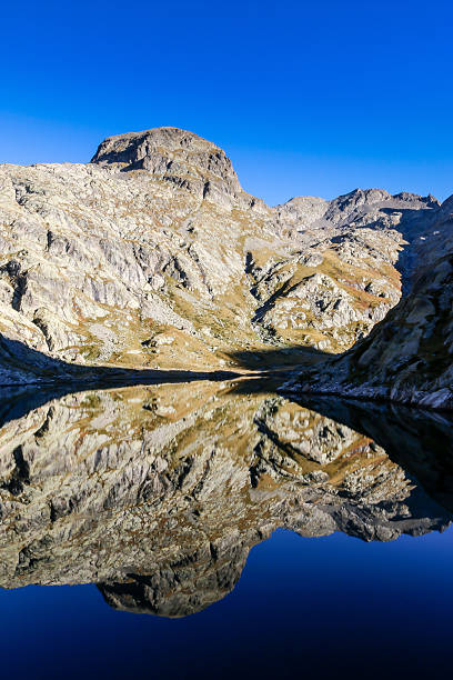 lac de la fous - mercantour national park imagens e fotografias de stock