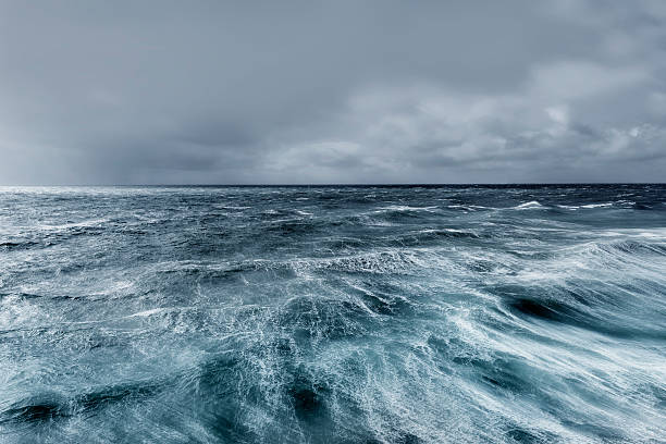 嵐の海 - sea beach storm wave ストックフォトと画像