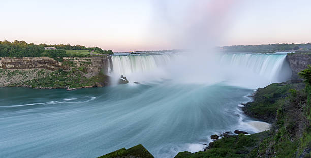 istock Stunning Horseshoe Falls at Sunset 520800568