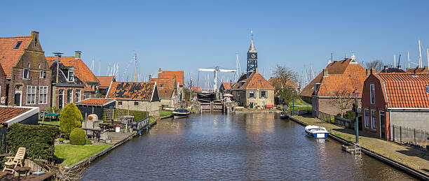 istock Harbor and lock in the historical city Hindeloopen 520802548