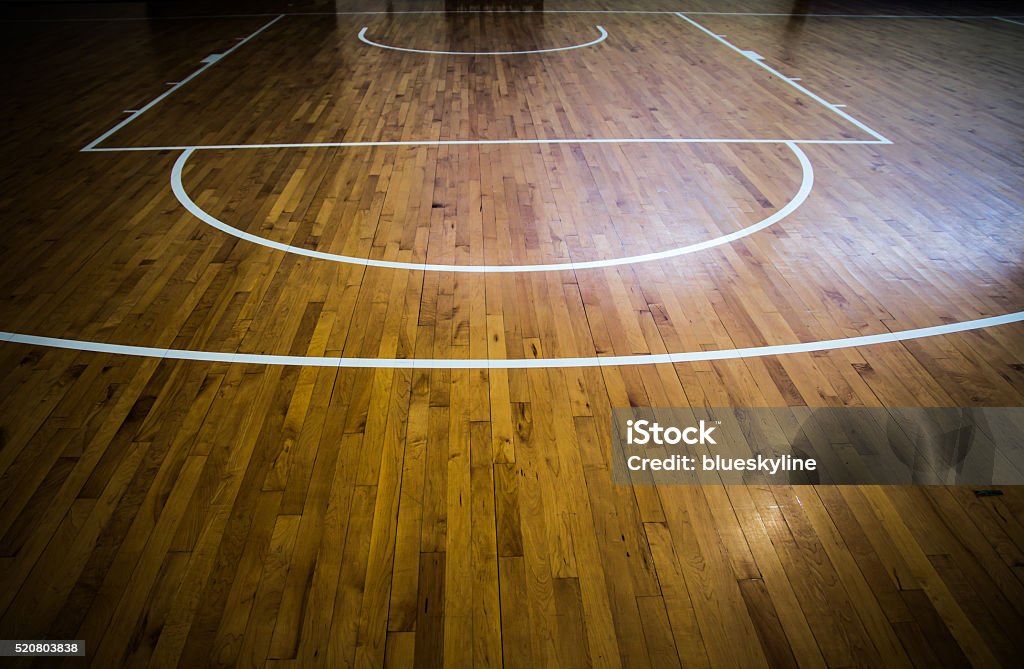 Del piso de madera cancha de básquetbol - Foto de stock de Baloncesto libre de derechos