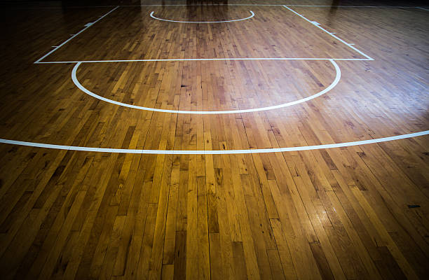 chão de madeira de basquetebol - basketball sport hardwood floor floor imagens e fotografias de stock