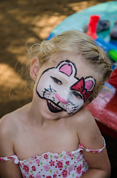 istock hallo kitty face painting 520808615