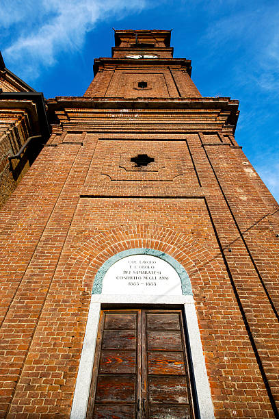 istock samarate old abstrac  italy   the   wall door 520808683