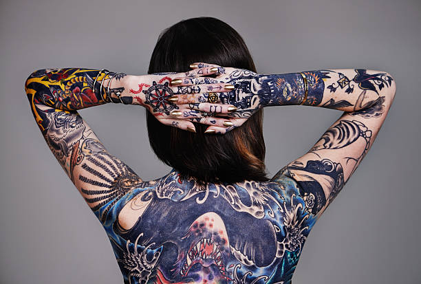 にペイント仕上げ - tattoo women back rear view ストックフォトと画像