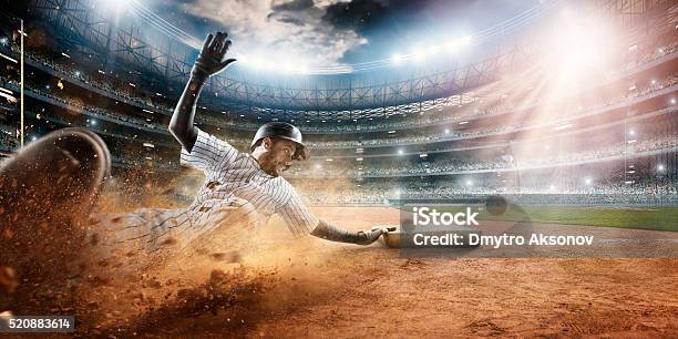 Rutschen Auf Dritte Base Stockfoto und mehr Bilder von Baseball - Baseball, Baseball-Spielball, Stadion