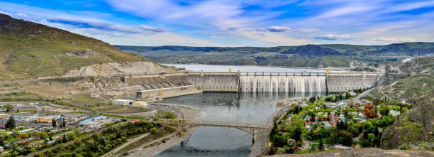 istock Panoramic View of Grand Coulee Dam , WA 520941672