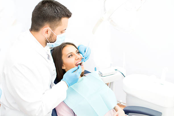 、歯科医の - dentist dental hygiene dental equipment care ストックフォトと画像
