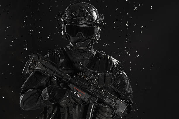 istock Spec ops police officer 520947558