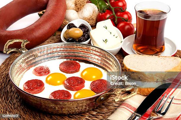 Türkische Sucuk Mit Ei Stockfoto und mehr Bilder von Brotsorte - Brotsorte, Ei, Fotografie