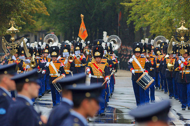 military band on lange voorhout during prinsjesdag in the hague - prinsjesdag stockfoto's en -beelden