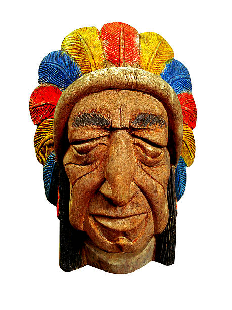 indian vermelha esculpida de madeira - native american statue wood carving imagens e fotografias de stock