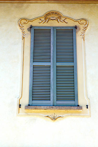 istock grey window jerago palaces  the concrete  brick 521001161