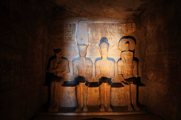 абу-симбел руины храма, египет - abu simbel стоковые фото и изображения