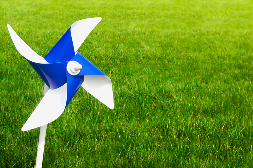 pinwheel,windmill, Toy,grass, Spinning,Daylight