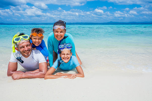 istock Family of divers 521043866