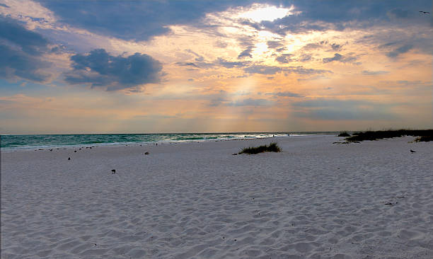 istock Beach and ocean scenic for vacations and summer at sanibal 521084220