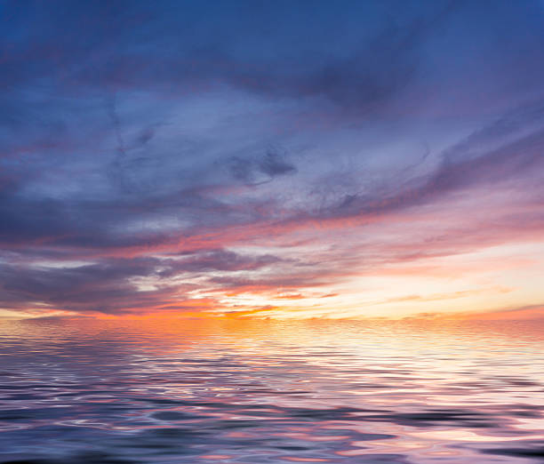 istock Beautiful silhouette sunset at tropical sea 521087682