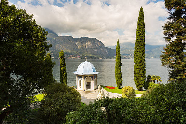 Herbata Dom na brzegu jeziora Como, Włochy – zdjęcie