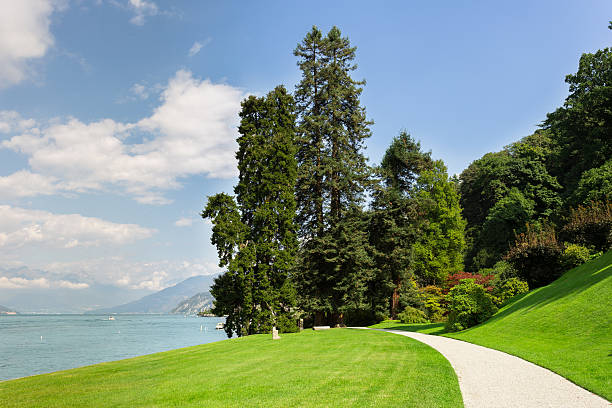 Vista al lago de Como desde la Villa Melzi, el lago Como, Italia - foto de stock