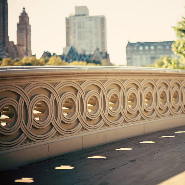 a ponte arco - new york state skyline new york city vibrant color - fotografias e filmes do acervo