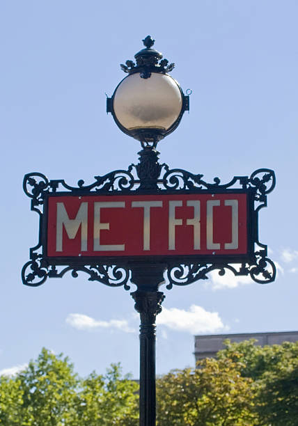 istock Paris Metro, Jena station, totem Val d'Osne 521150627