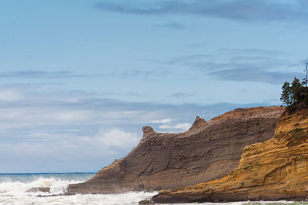 istock Cape Kiwanda At Pacific City on Oregon Coast 521204894