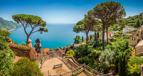 Costa de Amalfi Rufolo jardines de Villa en Ravello, Campania, Italia photo
