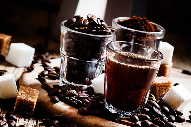 3 種類のコーヒー - coffee ground bean whole ストックフォトと画像