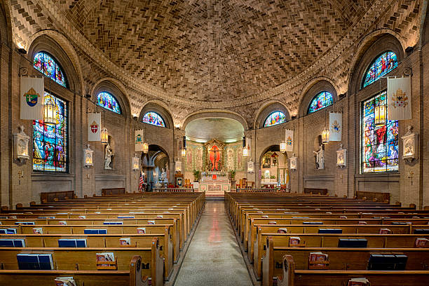 basílica de são lourenço - church stained glass hymnal glass imagens e fotografias de stock