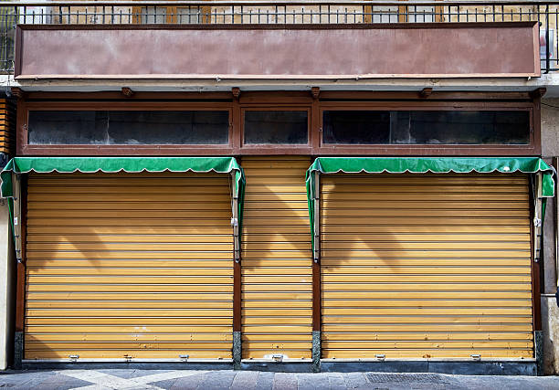 stary sklep przód - building exterior store closed photography zdjęcia i obrazy z banku zdjęć