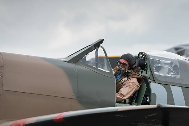 fighter pilot - spitfire airplane world war ii airshow zdjęcia i obrazy z banku zdjęć