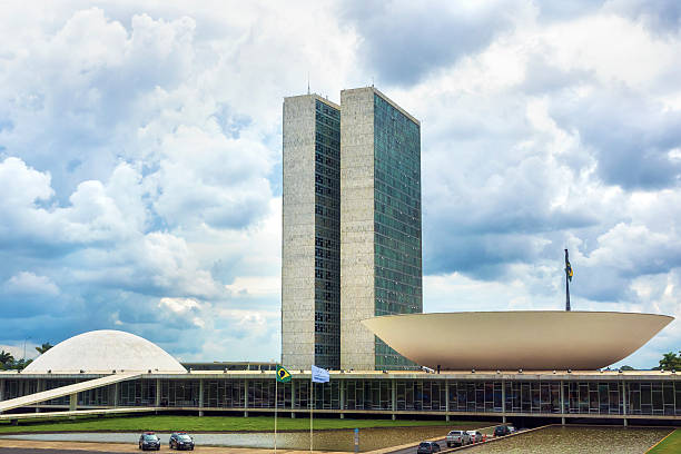 edifício do congresso nacional do brasil em brasília, brasil - national congress building imagens e fotografias de stock