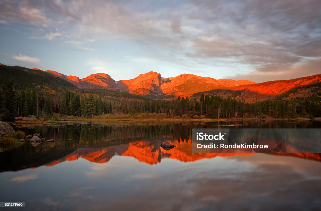Di mattina sul Lago Sprague - Foto stock royalty-free di Colorado