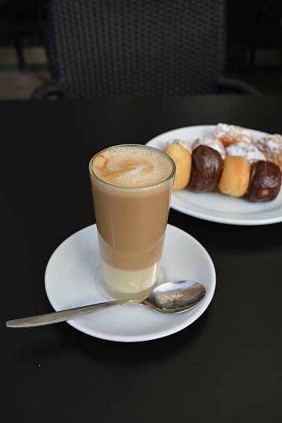 istock Coffee with condensed milk and chocolate cake pops 521290579