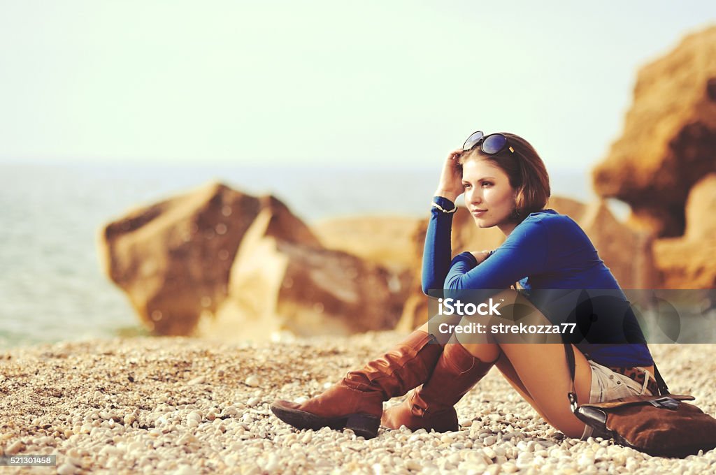 Glamouröse Porträt von die junge schöne Frau in Leder Stiefel - Lizenzfrei Frauen Stock-Foto