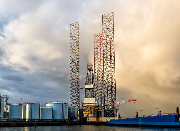 istock Oil rig in Esbjerg harbor, Denmark 521341521