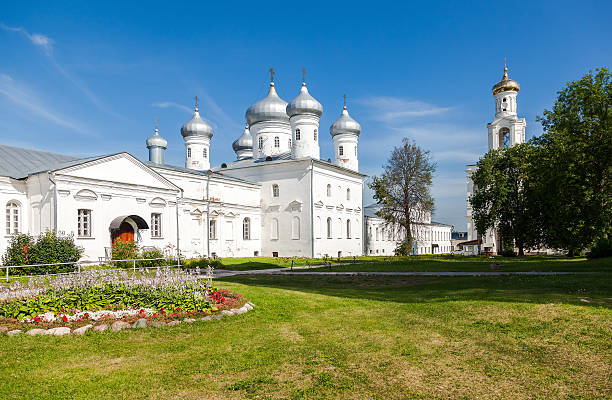 mosteiro de são jorge em veliky novgorod, rússia - monkhood - fotografias e filmes do acervo