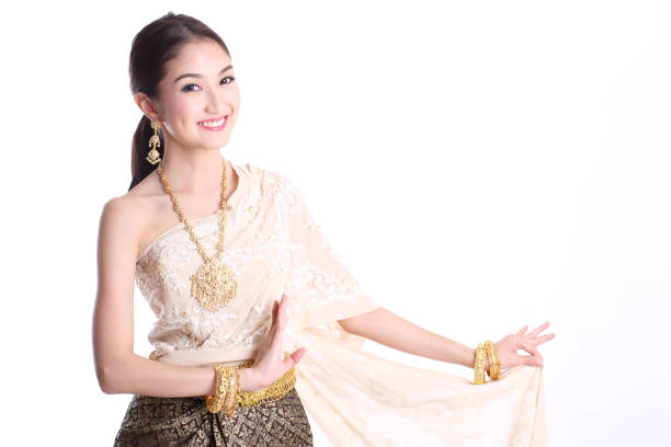 istock Asian woman traditional dance 521371677