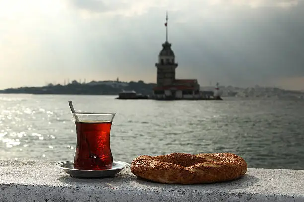 tea and simit near the maiden tower