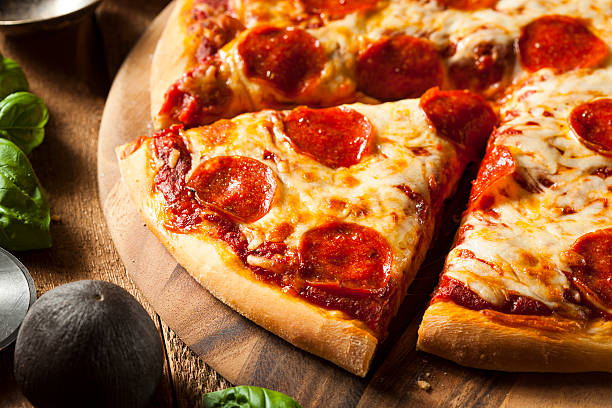 istock Hot Homemade Pepperoni Pizza 521403701