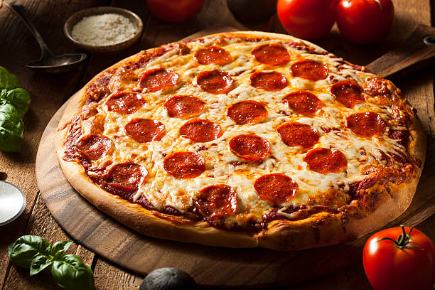 istock Hot Homemade Pepperoni Pizza 521406075