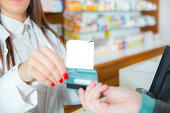 apotheker-und-kunden.jpg?b=1&s=170x170&k=20&c=NL_5h41Gl-krhSk2eYt1_mS-aQcIjuJ1eSmmYU4C6M8=