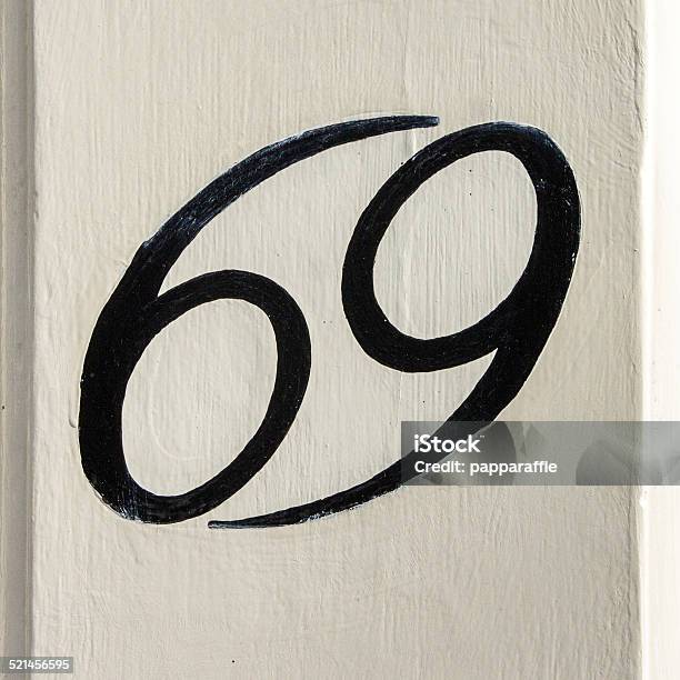 Número 69 Foto de stock y más banco de imágenes de Número 69 - Número 69, Símbolo Yin-Yang, Aire libre