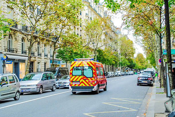 istock Emergency car service in Paris . France 521466639
