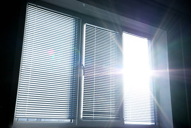 grande finestra - sunblinds foto e immagini stock