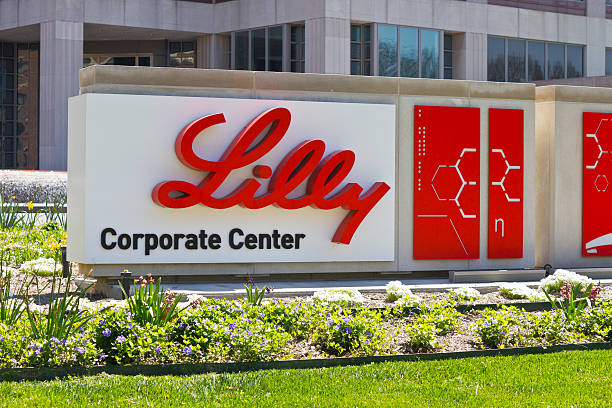Indianapolis - April 2016: Eli Lilly and Company V Indianapolis, U.S. - April 16, 2016: Eli Lilly and Company World Headquarters. Lilly makes Medicines and Pharmaceuticals V methadone stock pictures, royalty-free photos & images