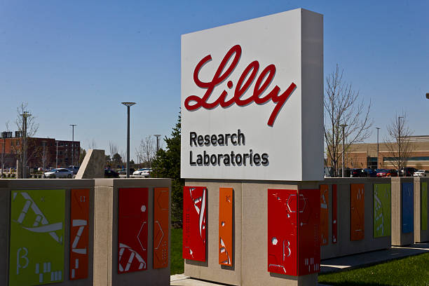 Indianapolis - April 2016: Eli Lilly and Company IX Indianapolis, U.S. - April 16, 2016: Eli Lilly and Company World Headquarters. Lilly makes Medicines and Pharmaceuticals IX methadone stock pictures, royalty-free photos & images