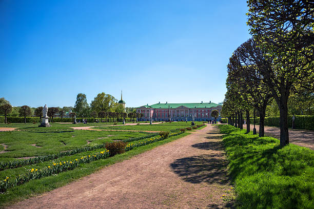 istock Kuskovo garden 521511263